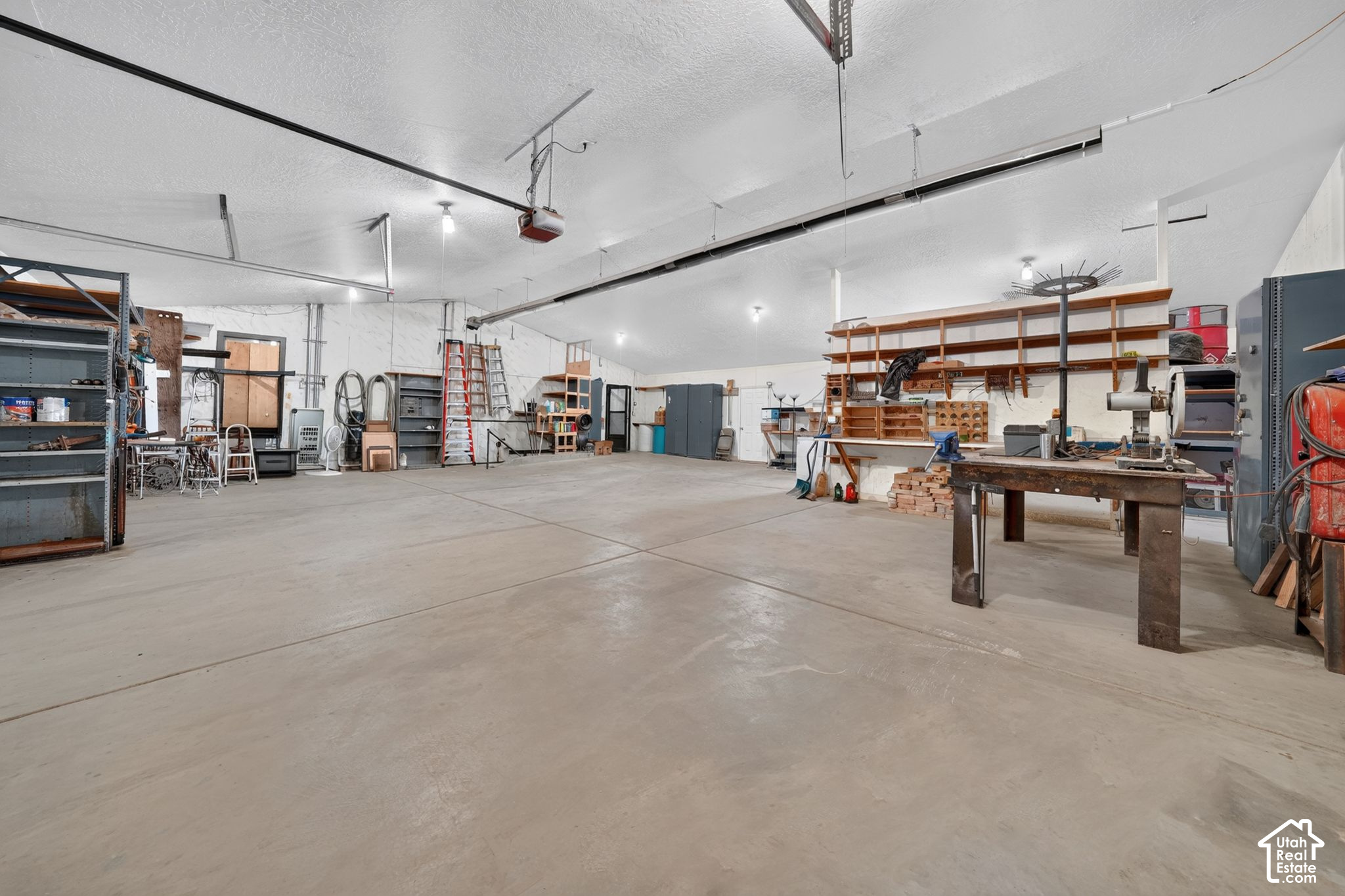 600 W VINE ST