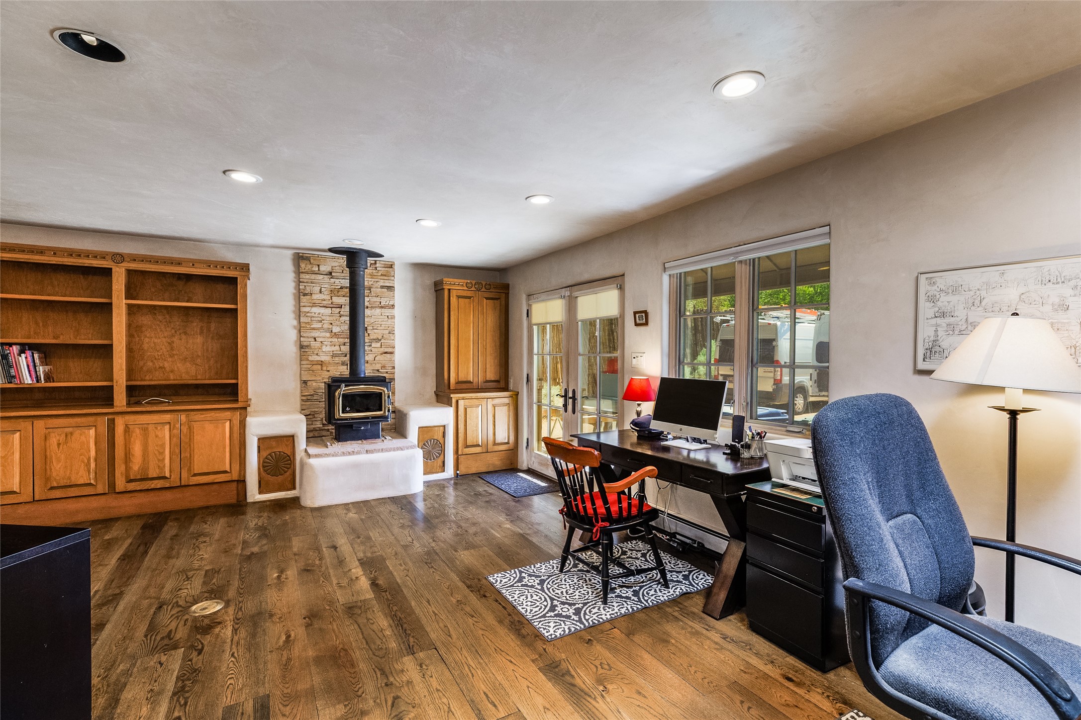 826 1/2 E Zia Road