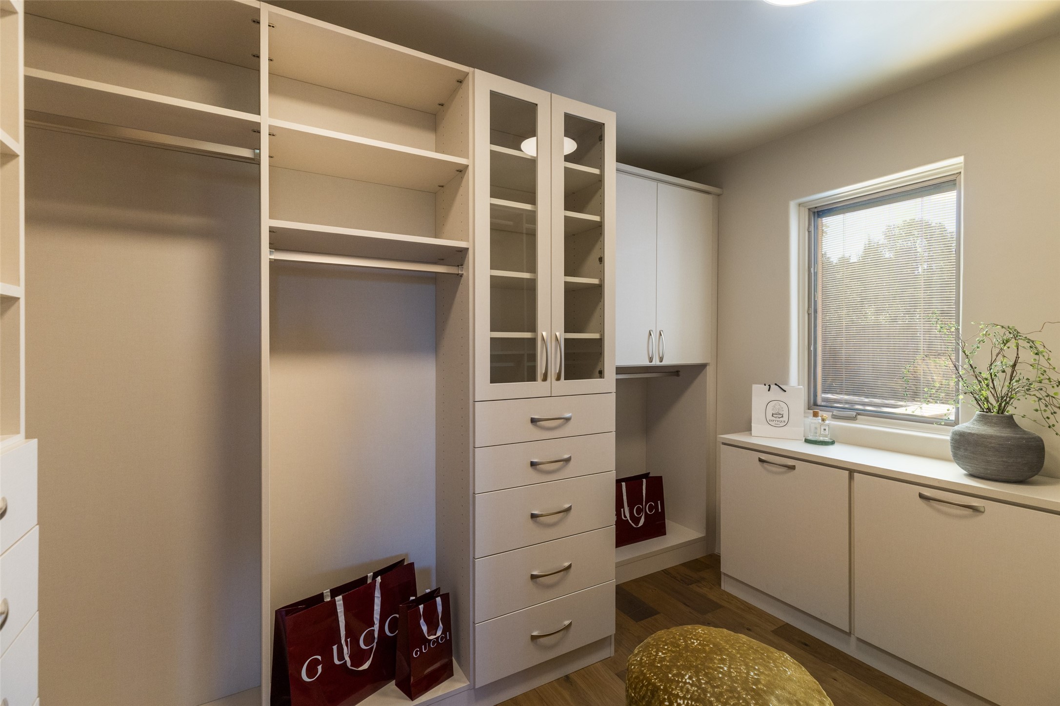 826 1/2 E Zia Road