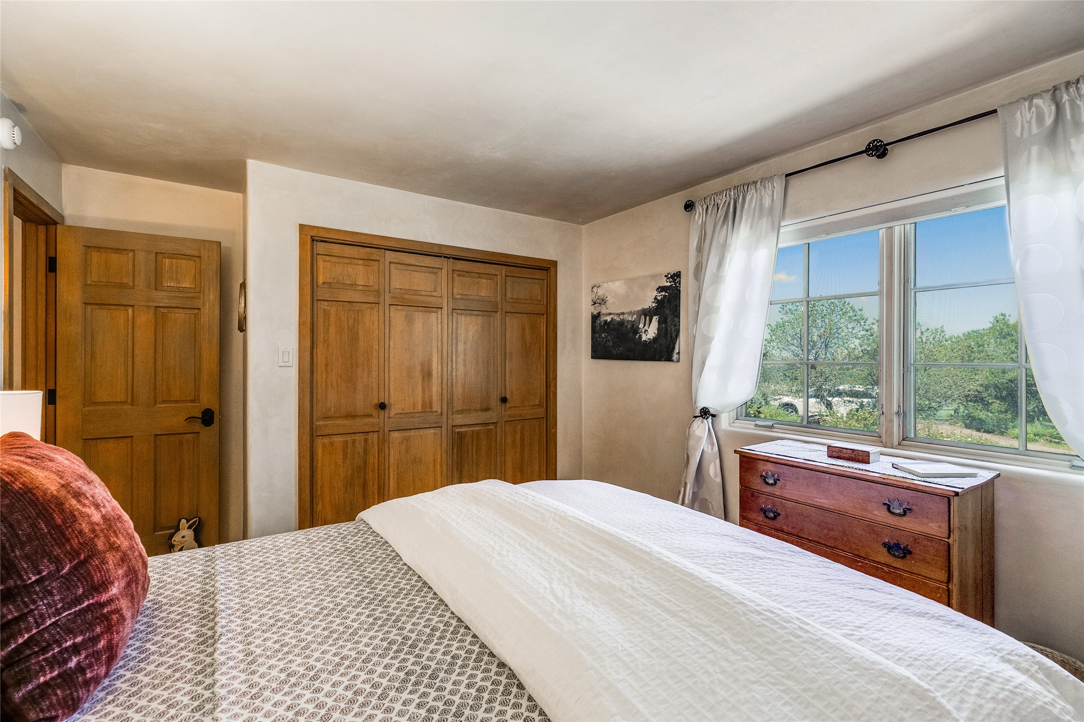 826 1/2 E Zia Road