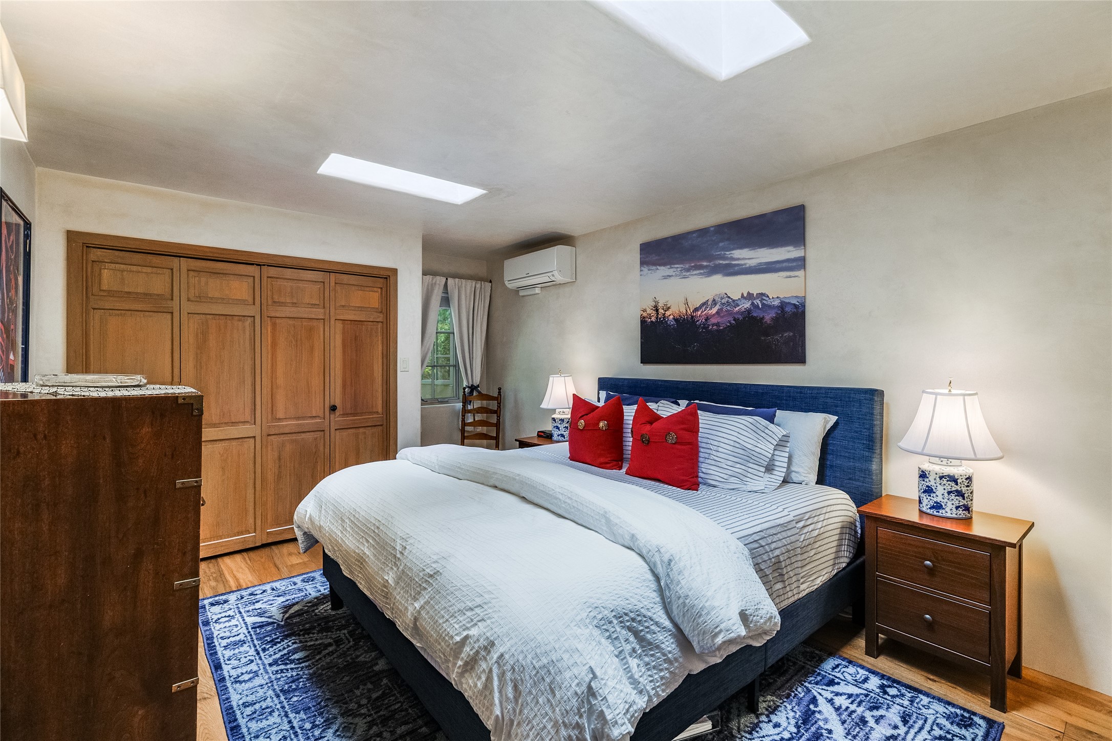 826 1/2 E Zia Road