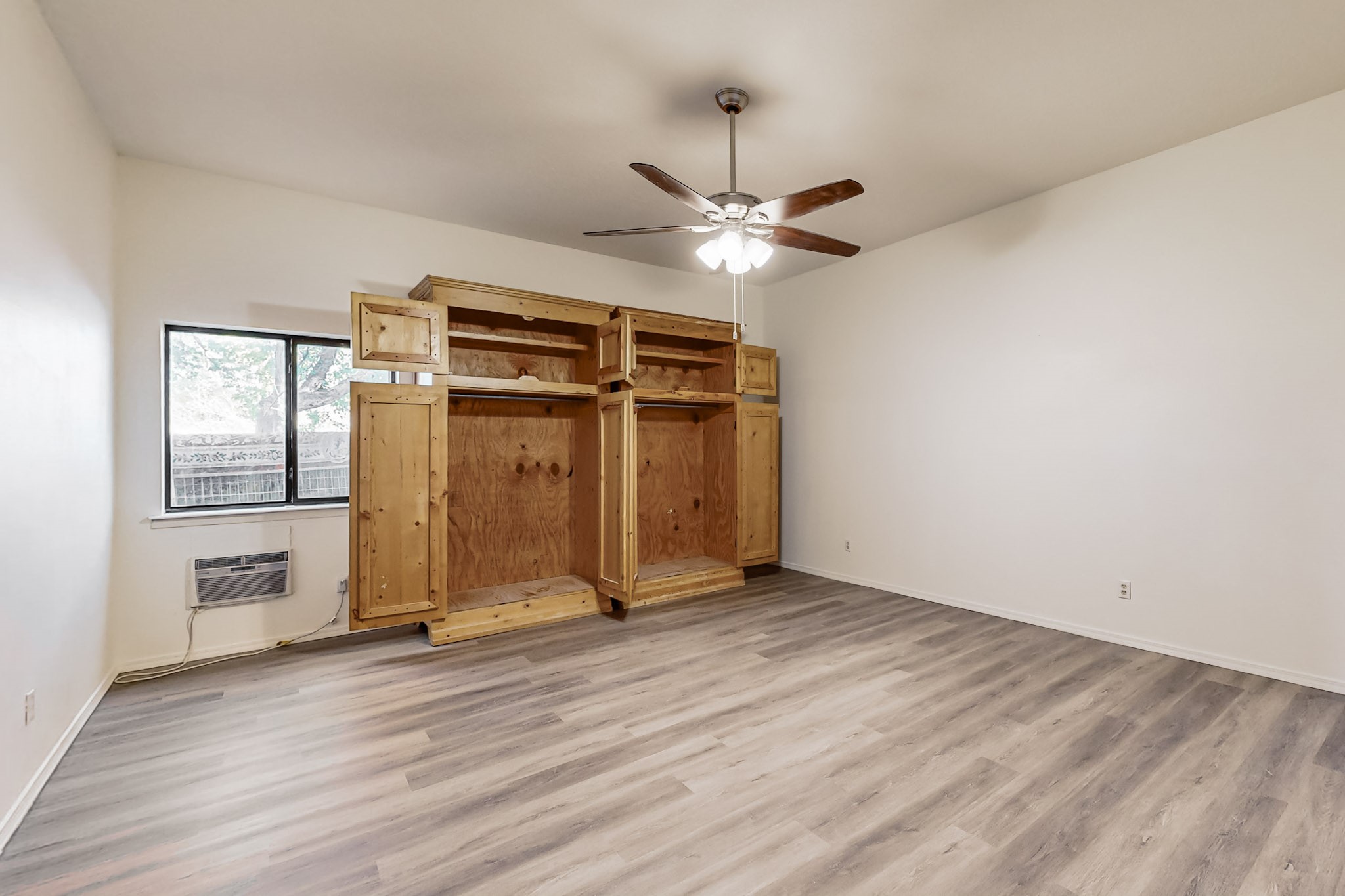 428 S Camino Del Pueblo