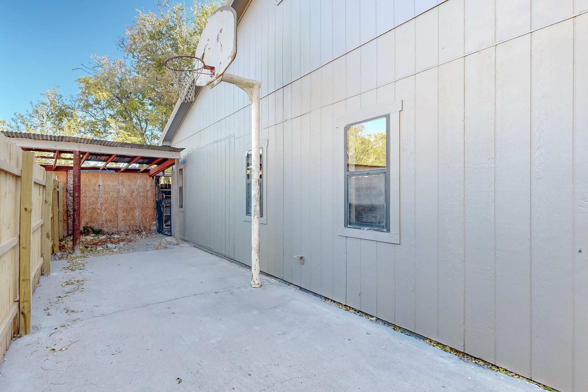 428 S Camino Del Pueblo