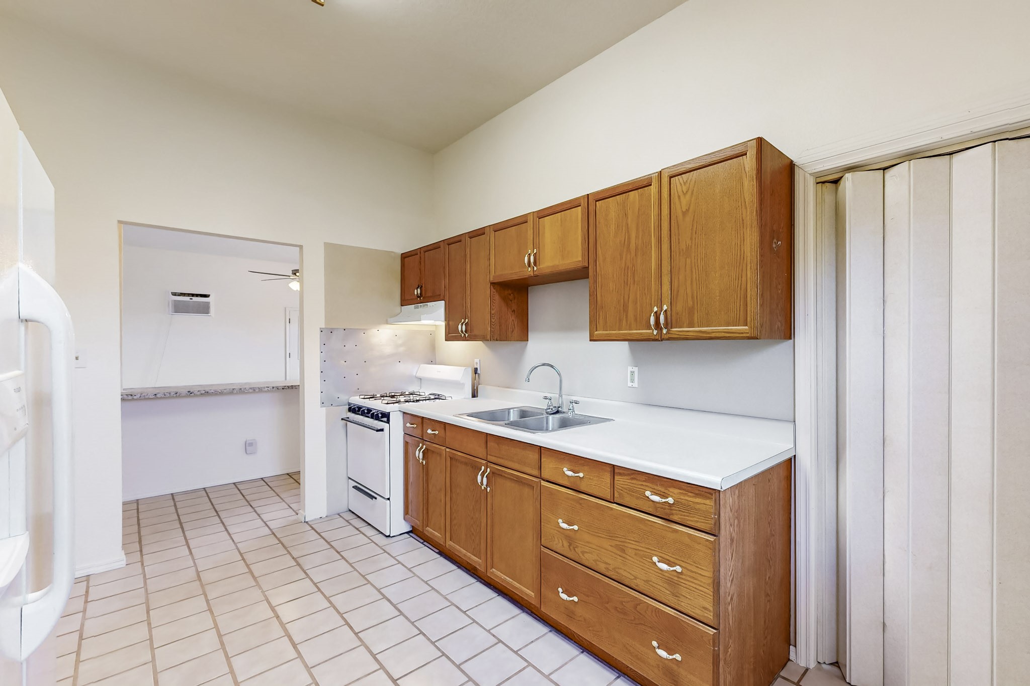 428 S Camino Del Pueblo