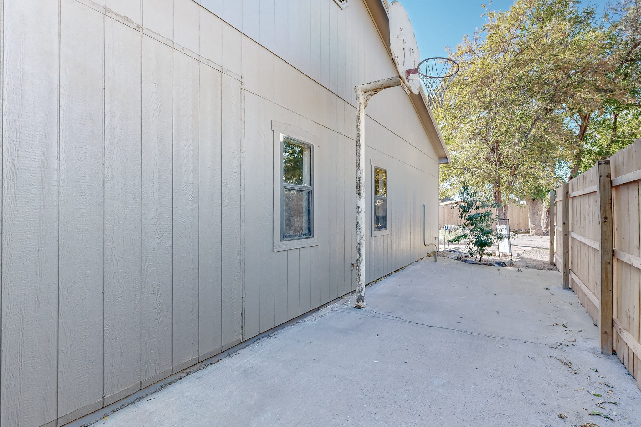 428 S Camino Del Pueblo