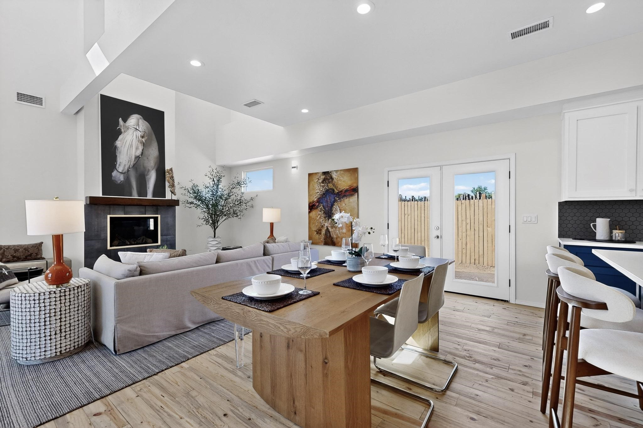 2804 Camino Mendoza