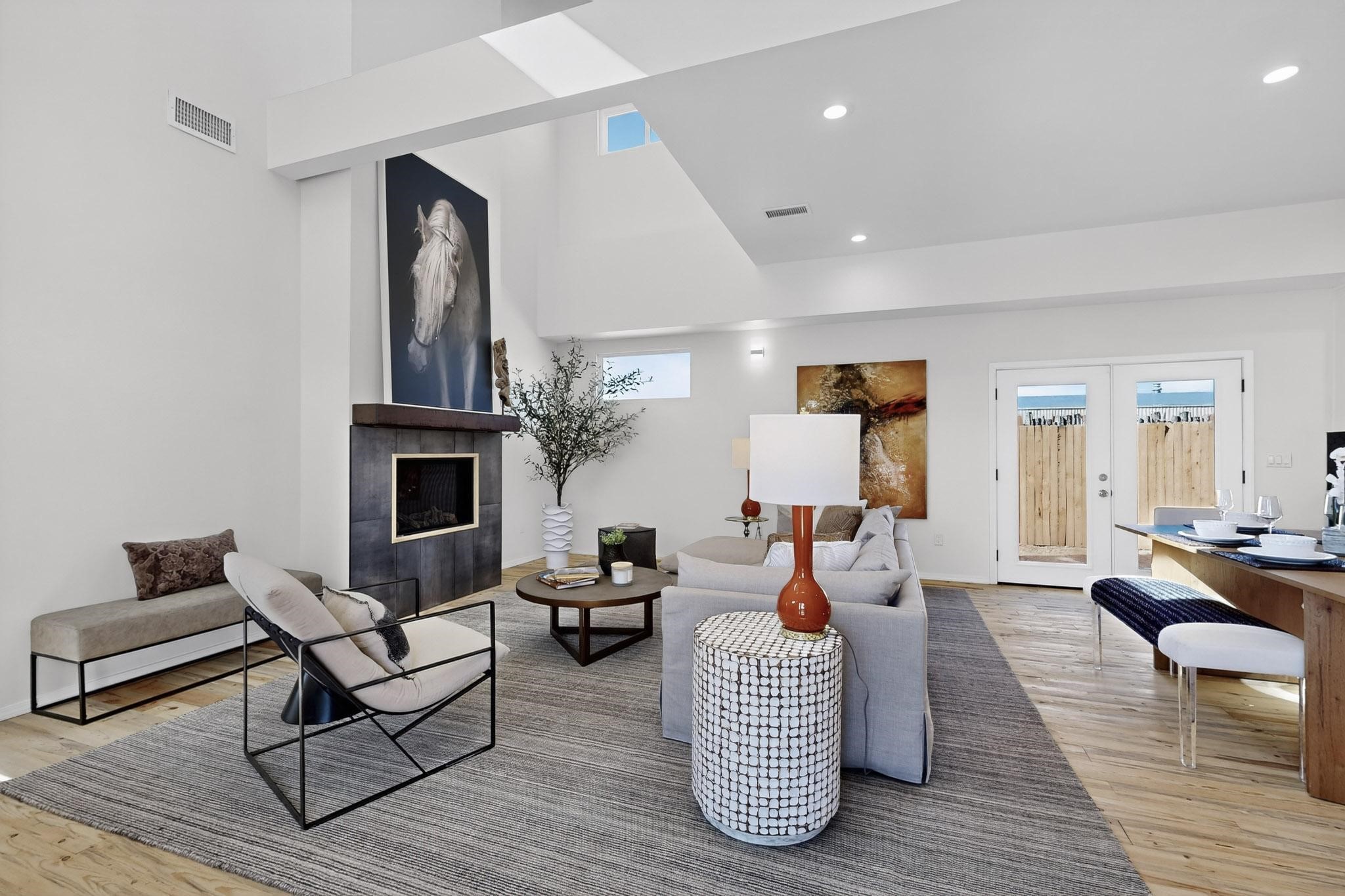 2804 Camino Mendoza
