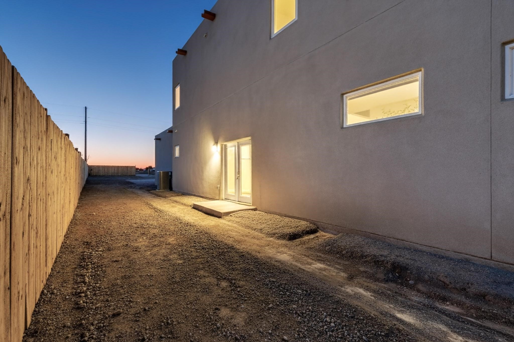 2804 Camino Mendoza