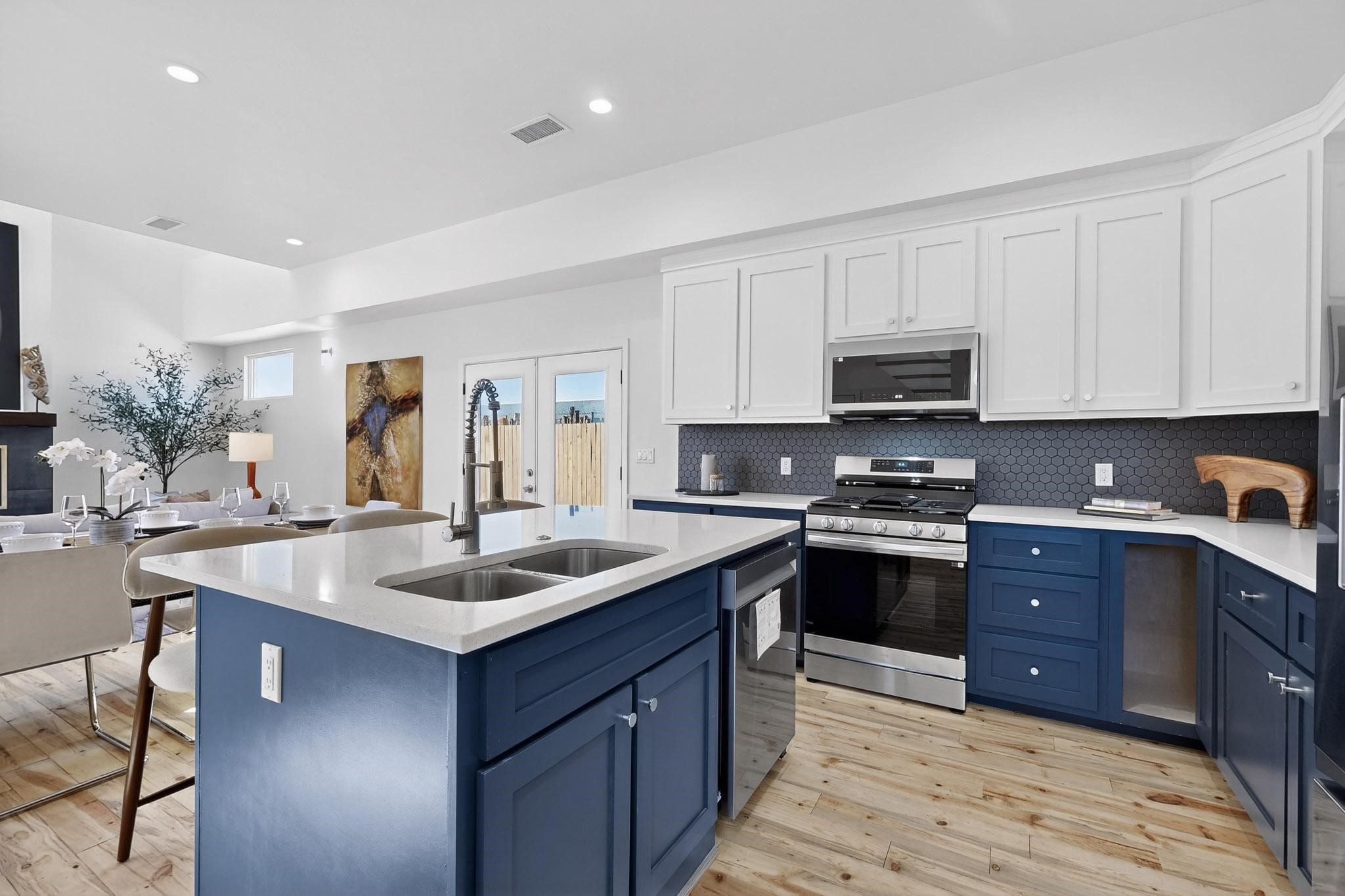 2804 Camino Mendoza