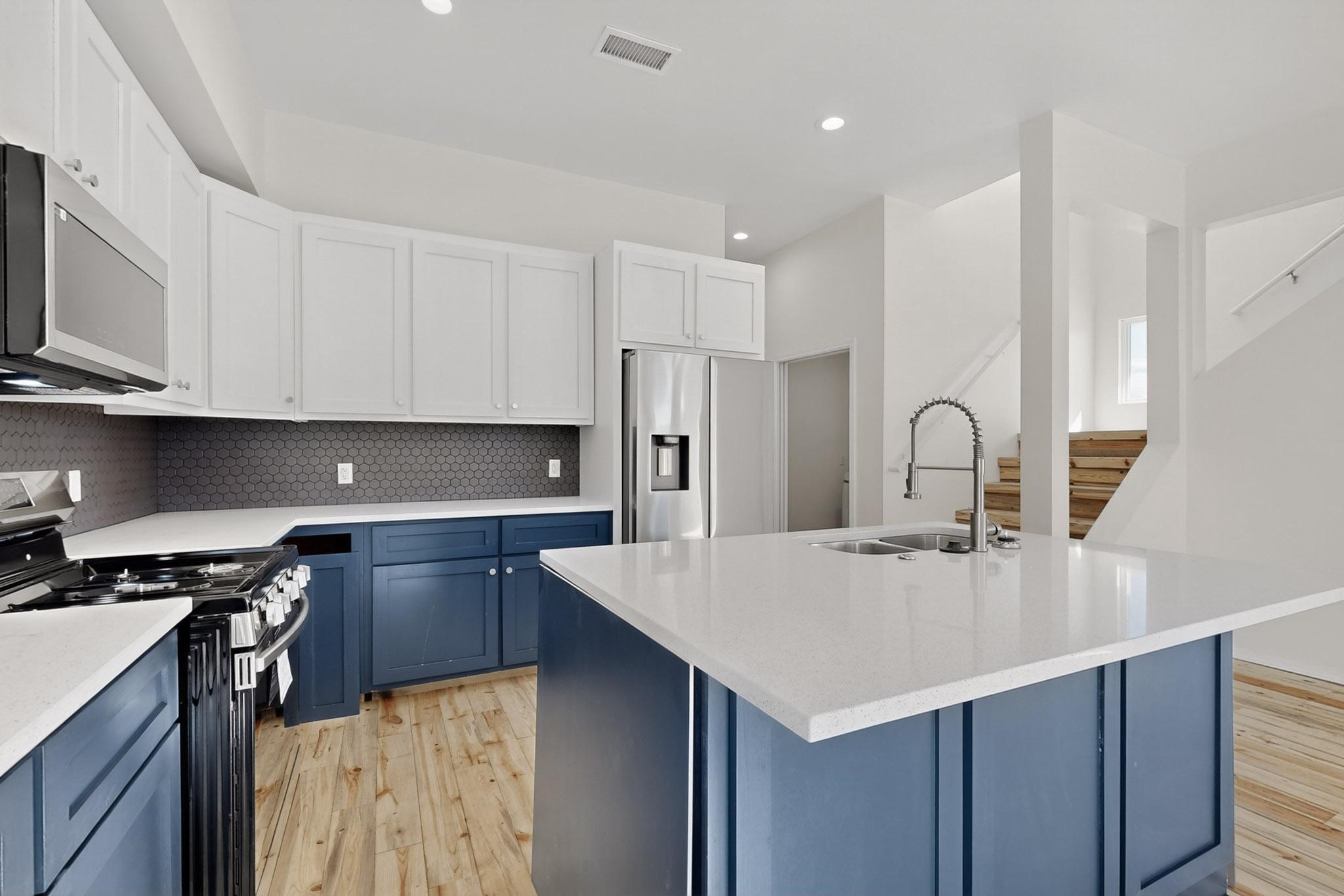 2804 Camino Mendoza