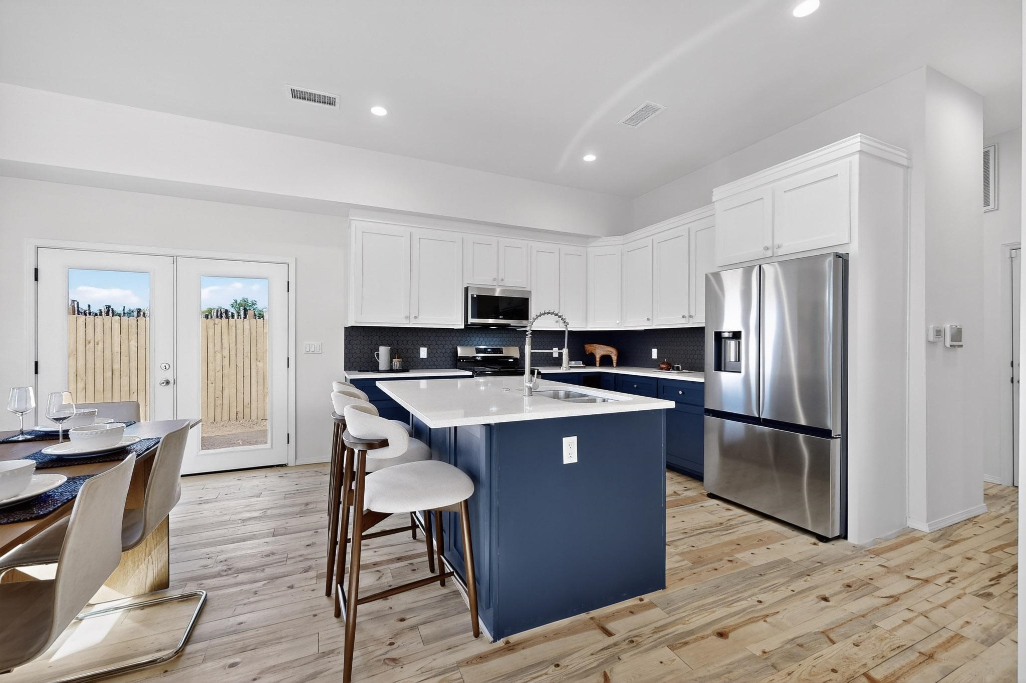 2804 Camino Mendoza