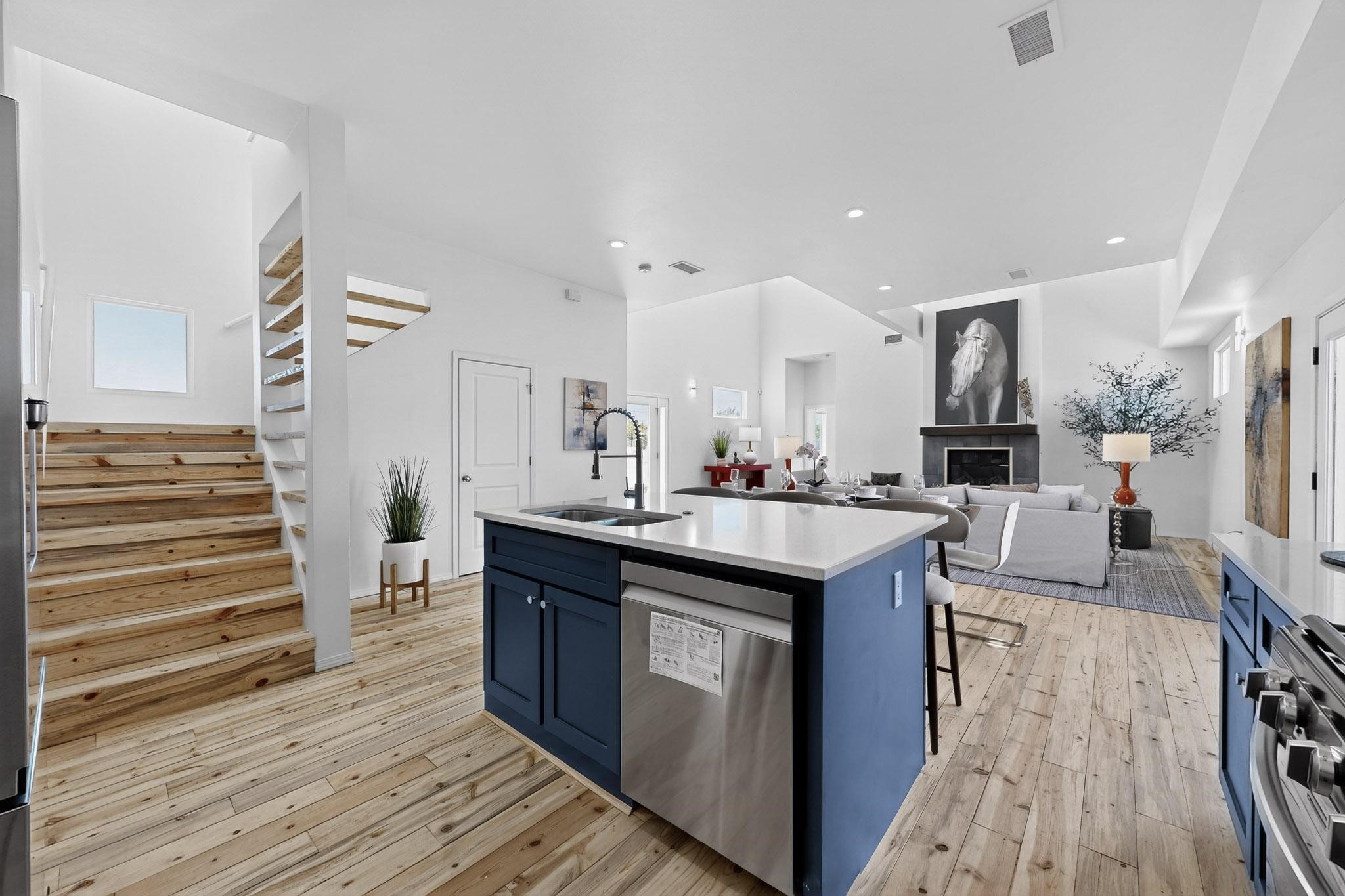 2804 Camino Mendoza