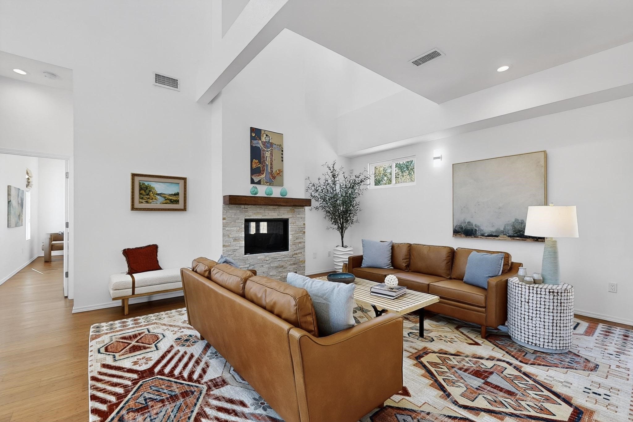 2822 Camino Mendoza