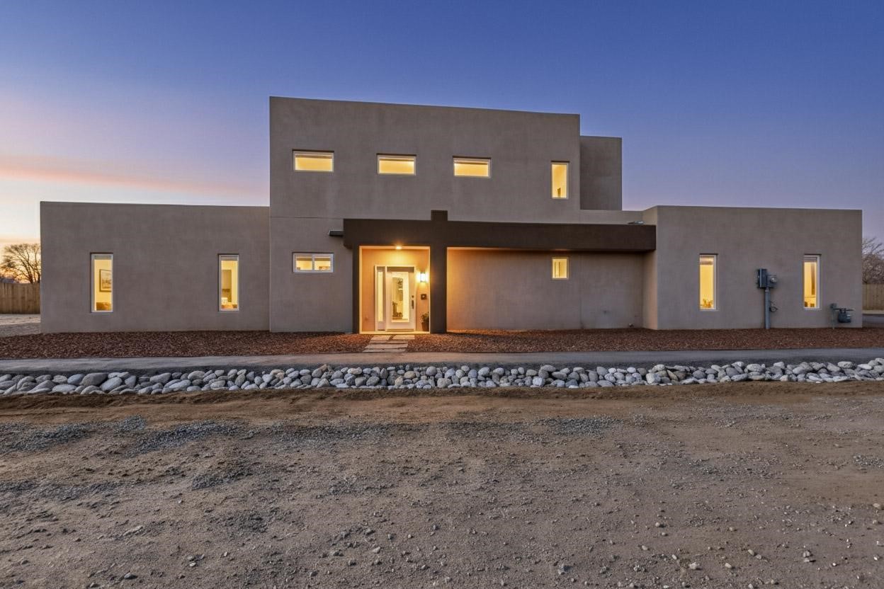 2822 Camino Mendoza