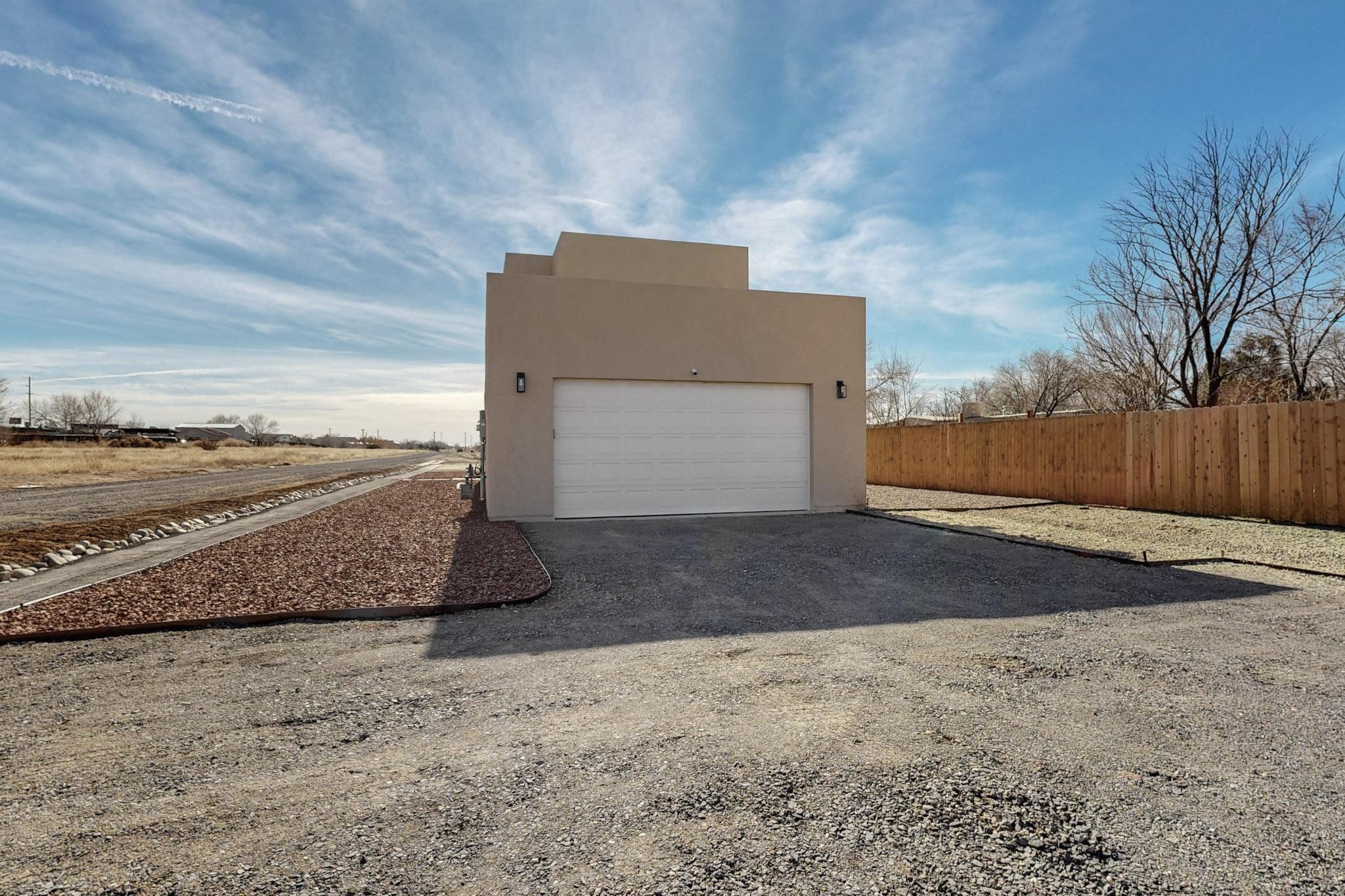 2822 Camino Mendoza