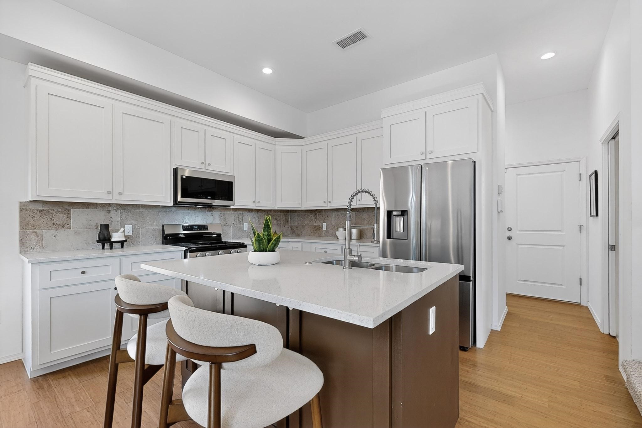 2822 Camino Mendoza