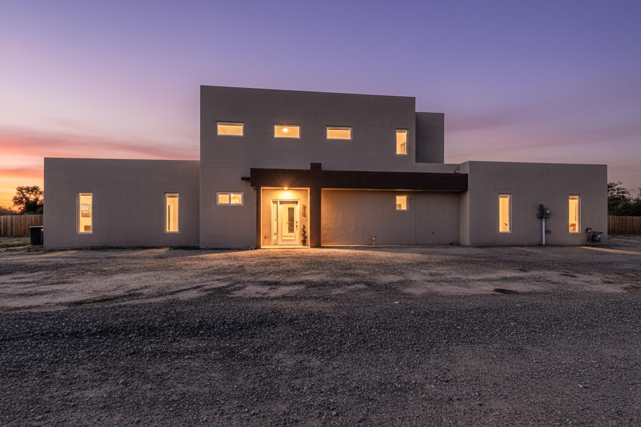 2822 Camino Mendoza
