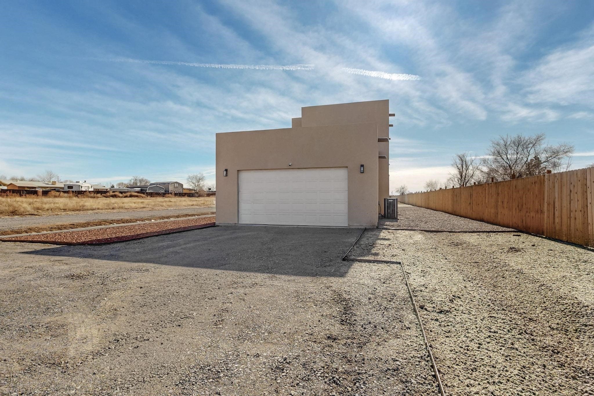 2822 Camino Mendoza