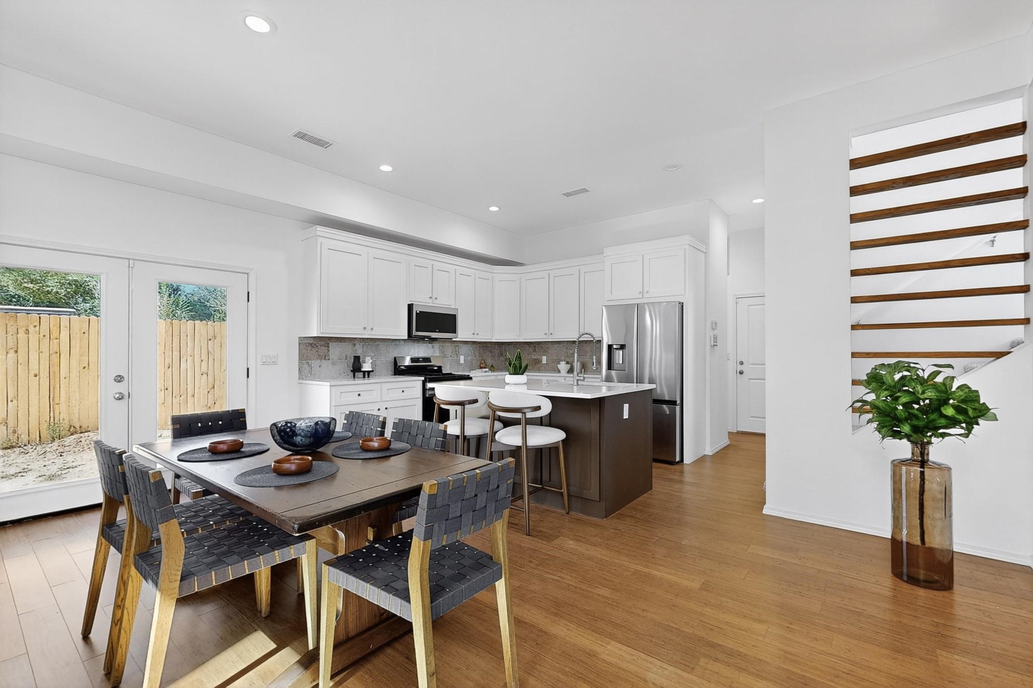 2822 Camino Mendoza