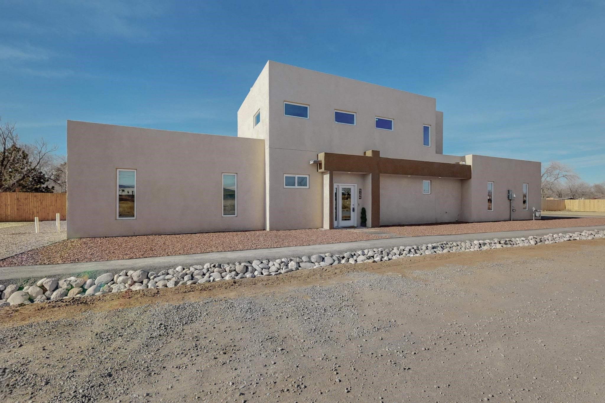 2822 Camino Mendoza