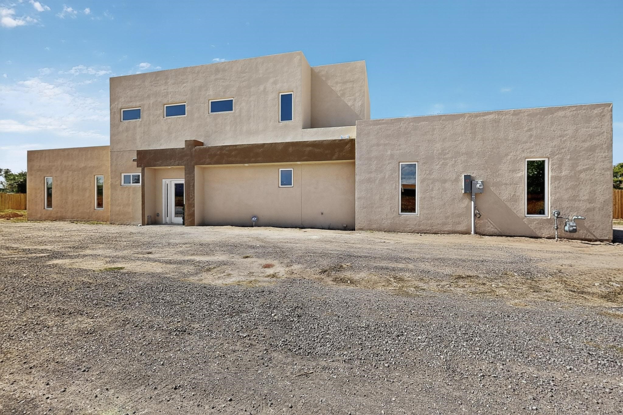 2822 Camino Mendoza