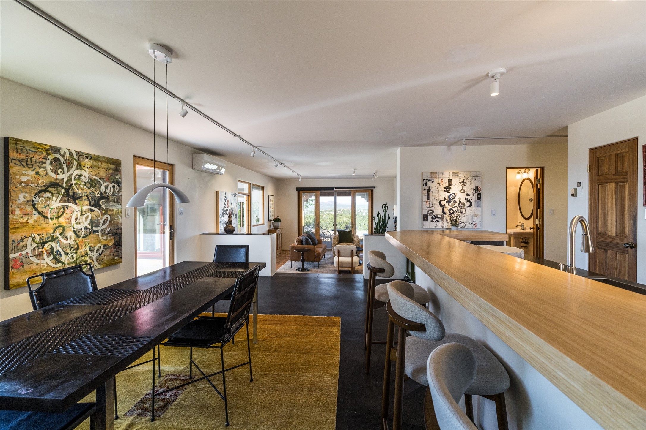 108 Calle Francisca