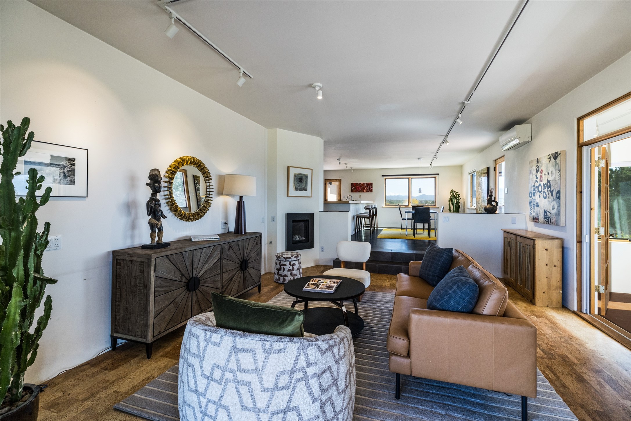 108 Calle Francisca