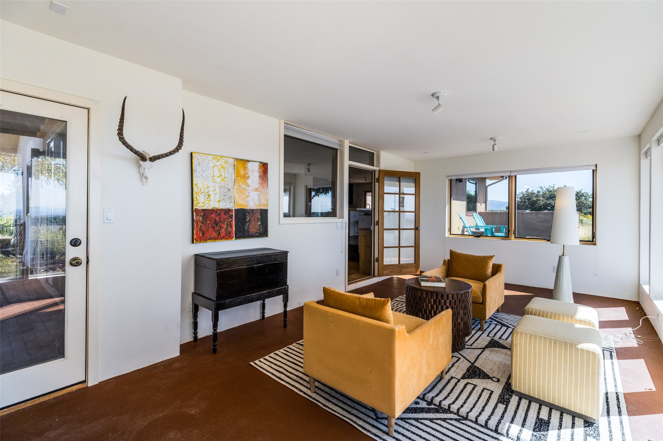 108 Calle Francisca
