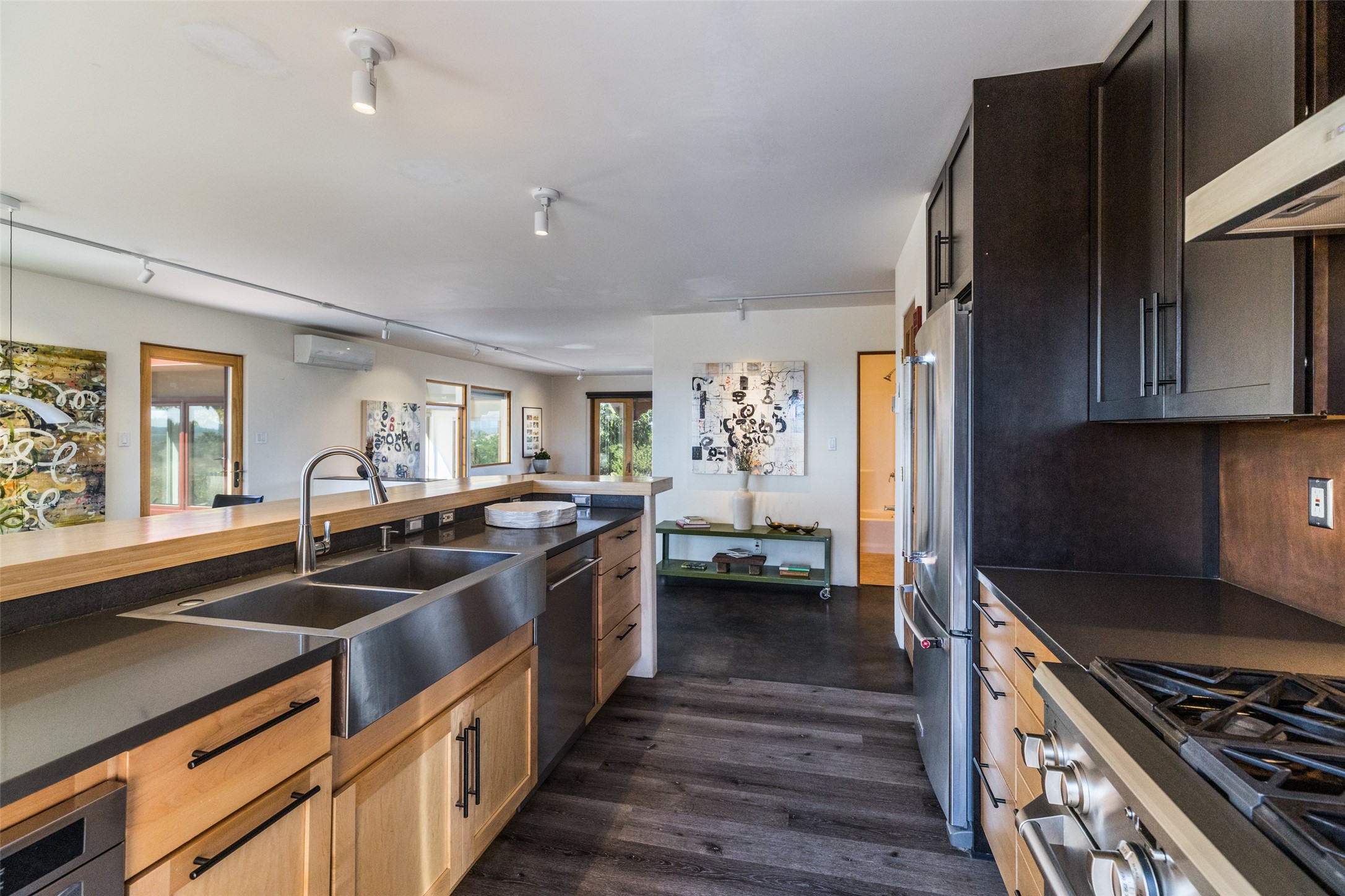 108 Calle Francisca