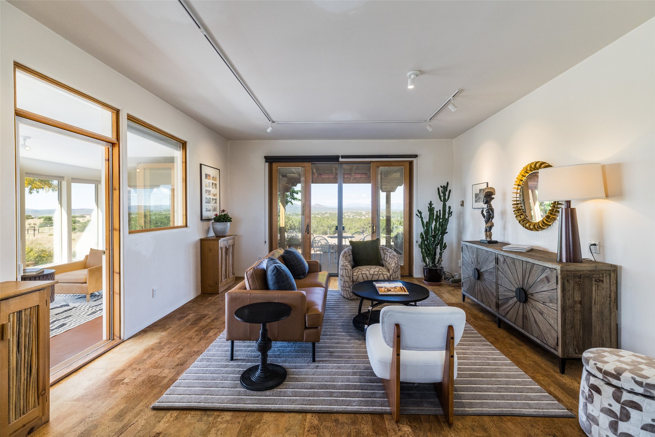 108 Calle Francisca