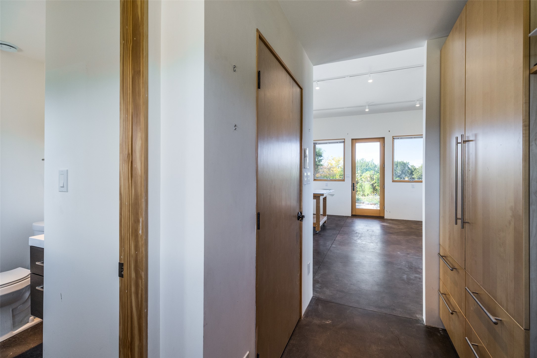 108 Calle Francisca