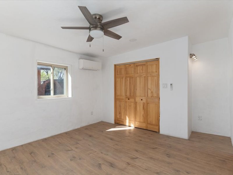 1614 W Alameda Street