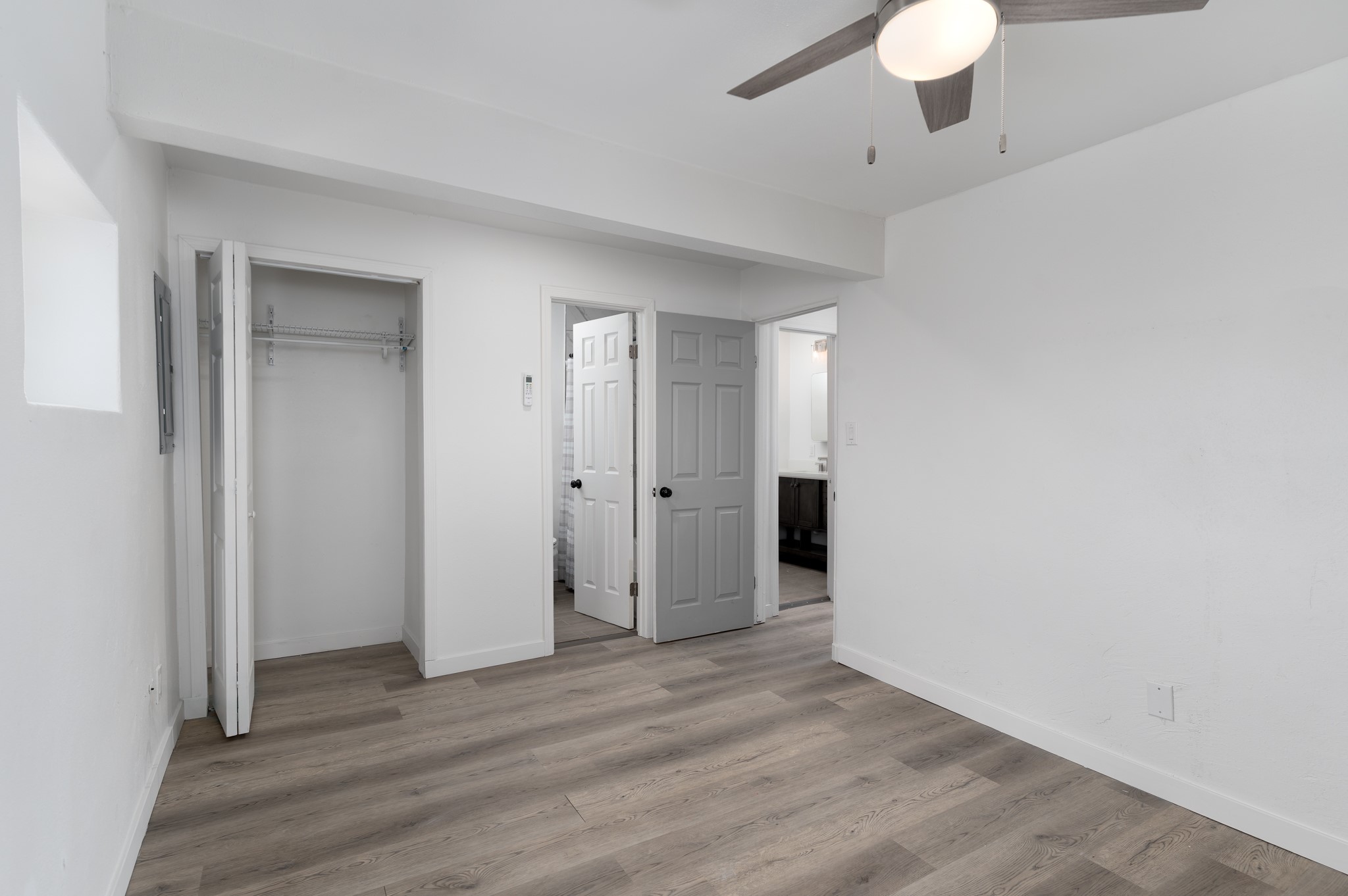 1614 W Alameda Street