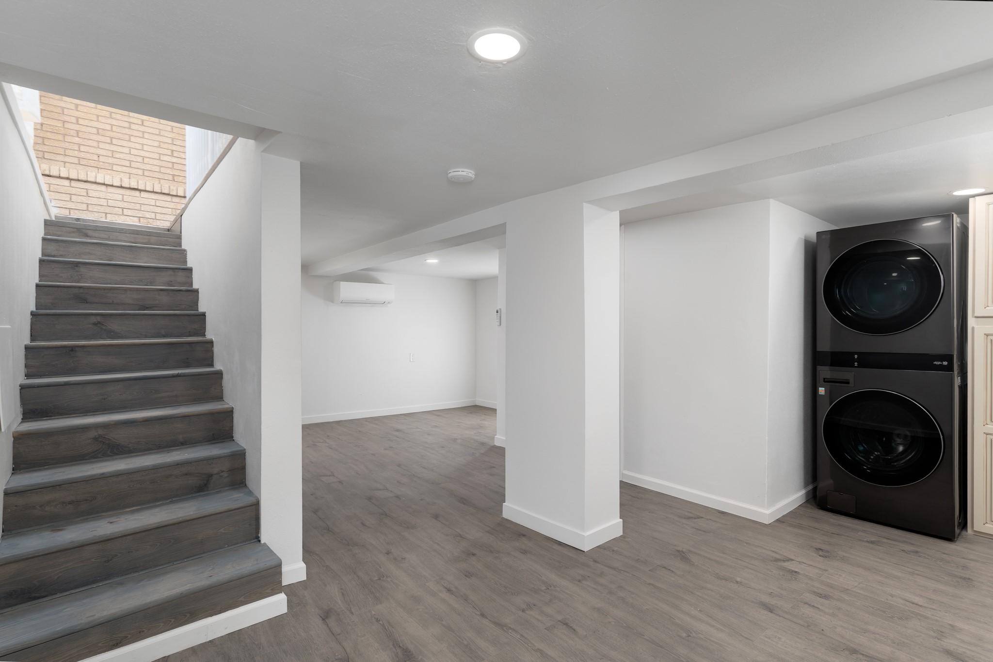 1614 W Alameda Street