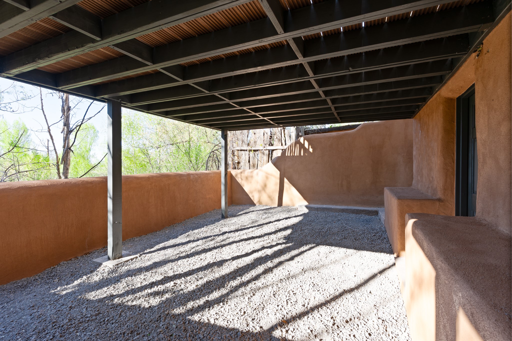 1614 W Alameda Street