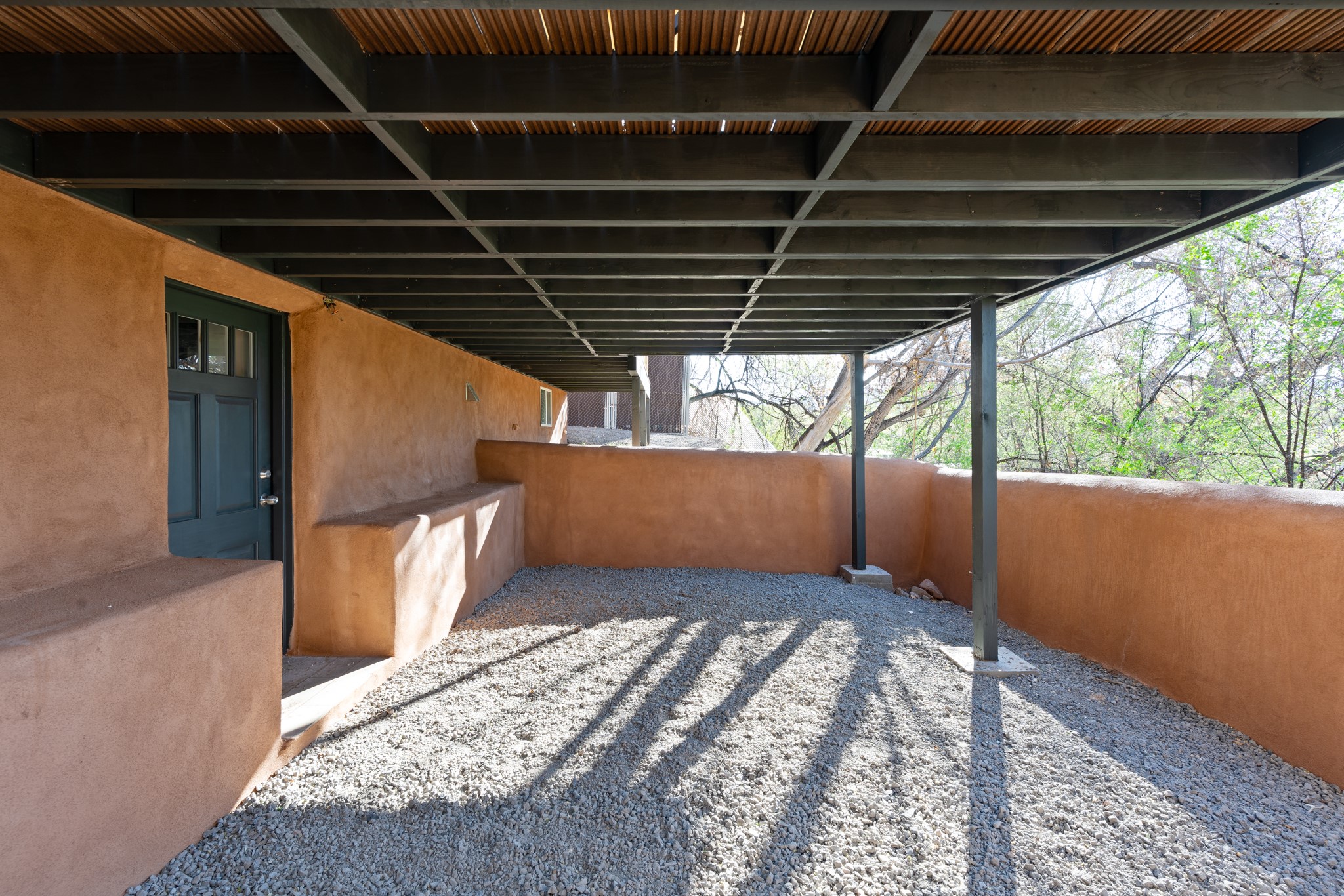 1614 W Alameda Street