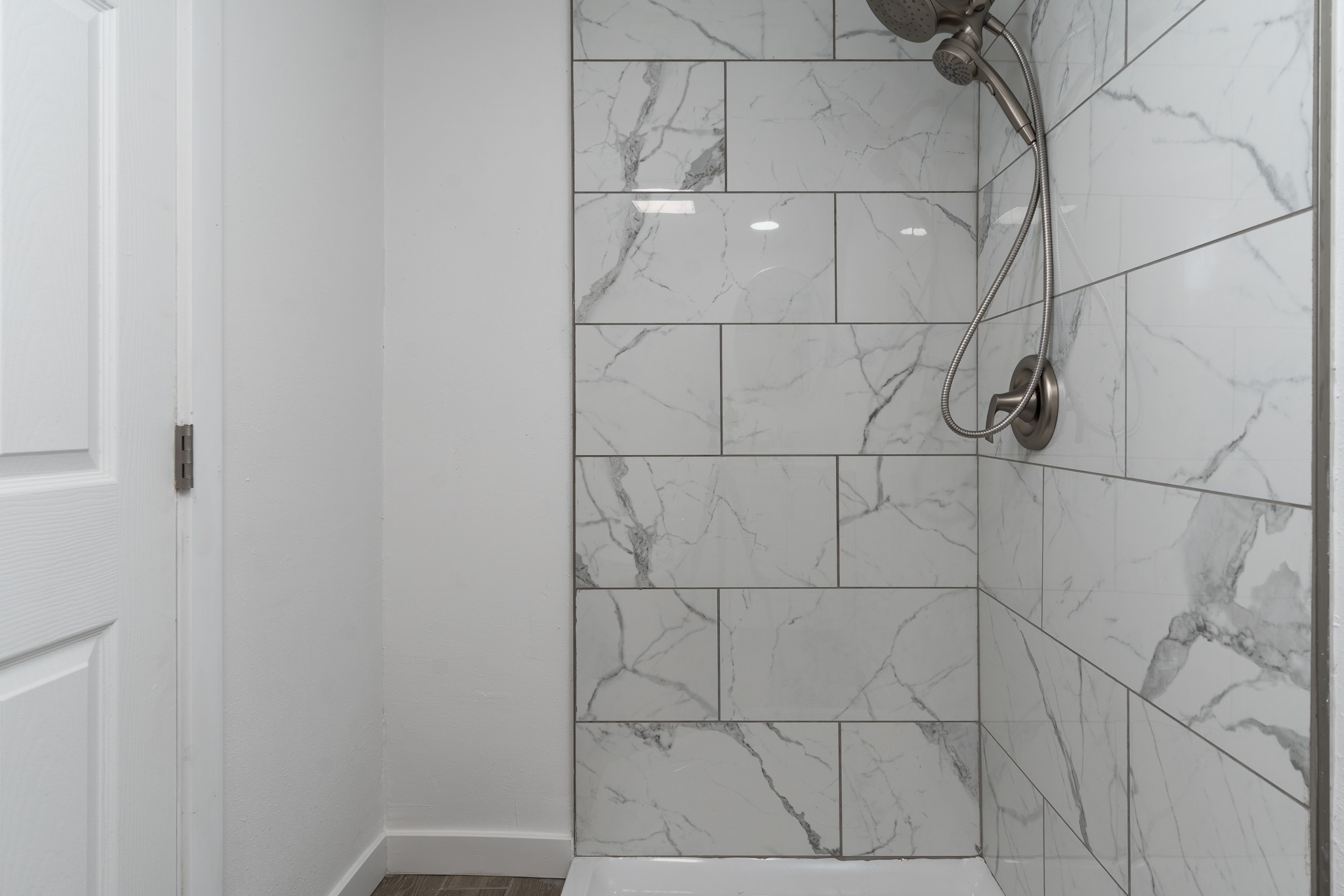 1614 W Alameda Street