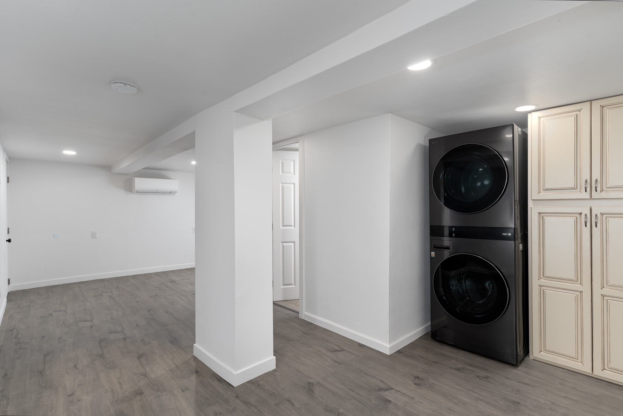 1614 W Alameda Street