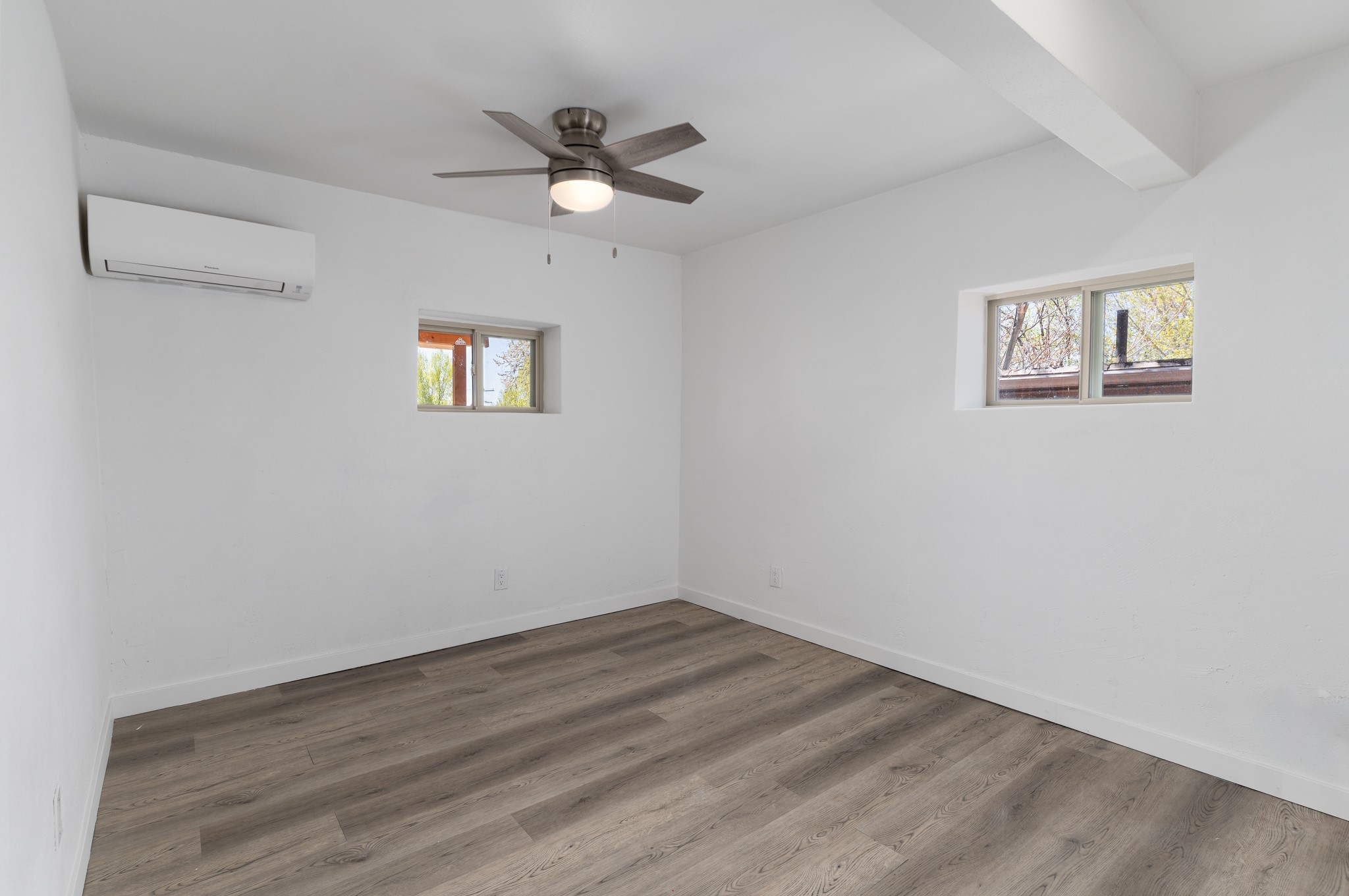 1614 W Alameda Street