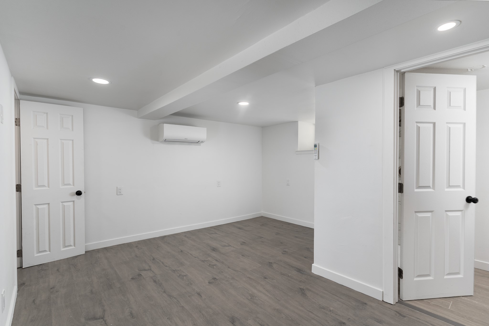 1614 W Alameda Street