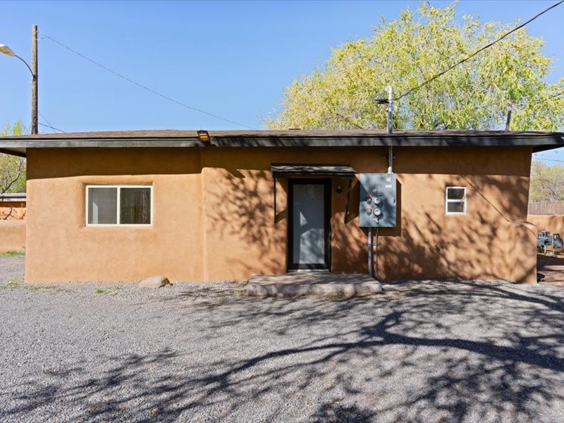 1614 W Alameda Street