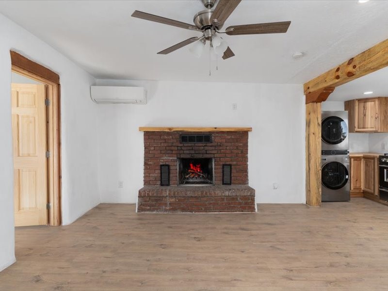 1614 W Alameda Street