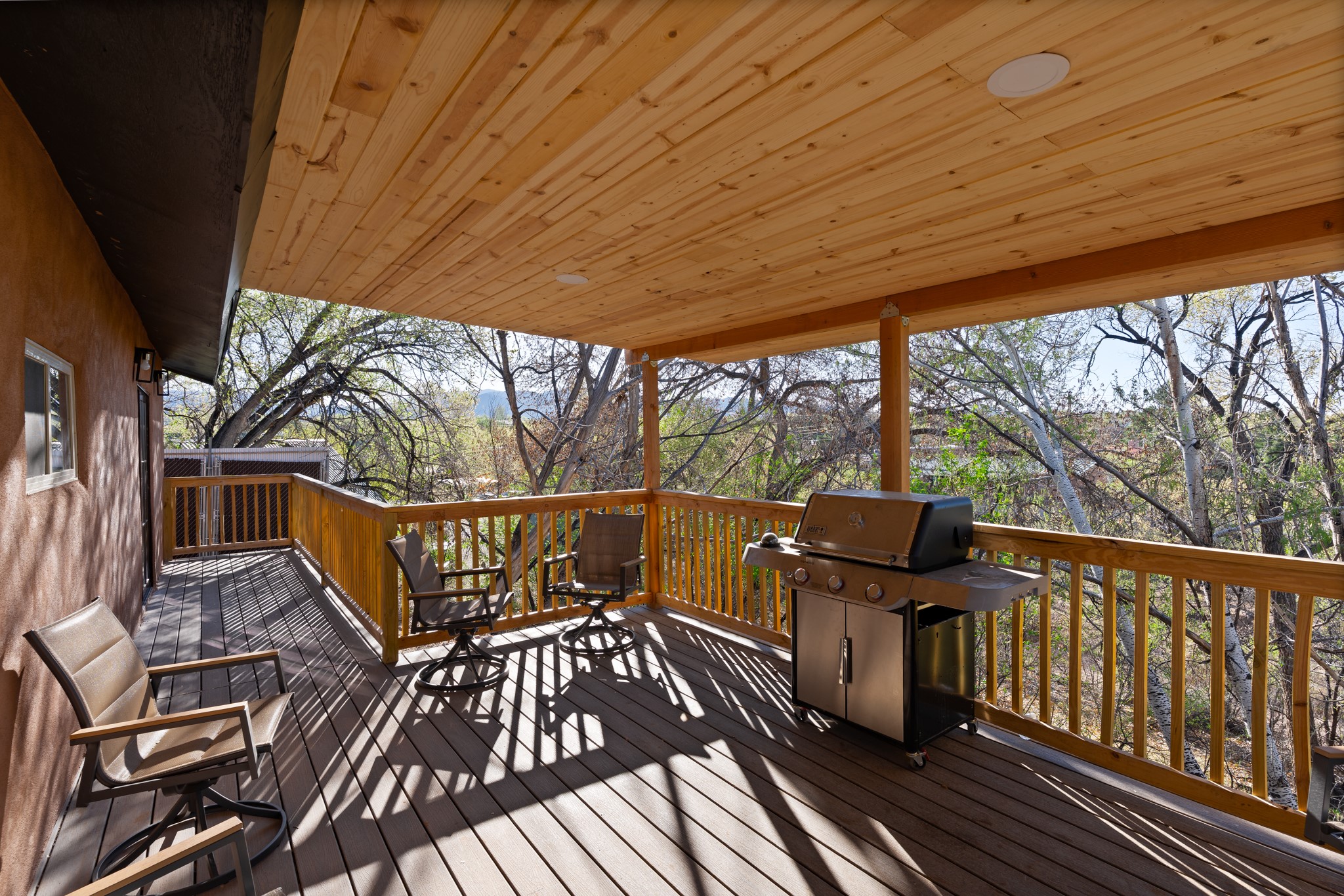 1614 W Alameda Street