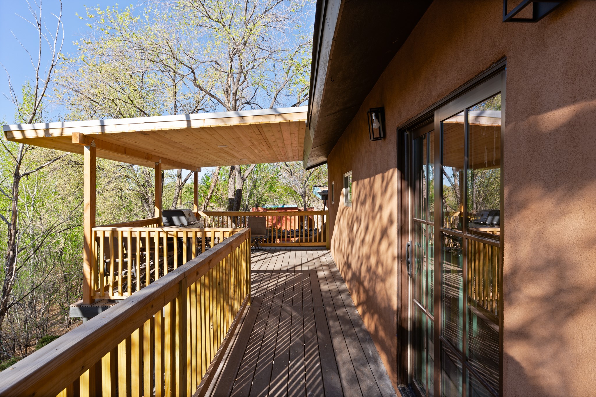 1614 W Alameda Street