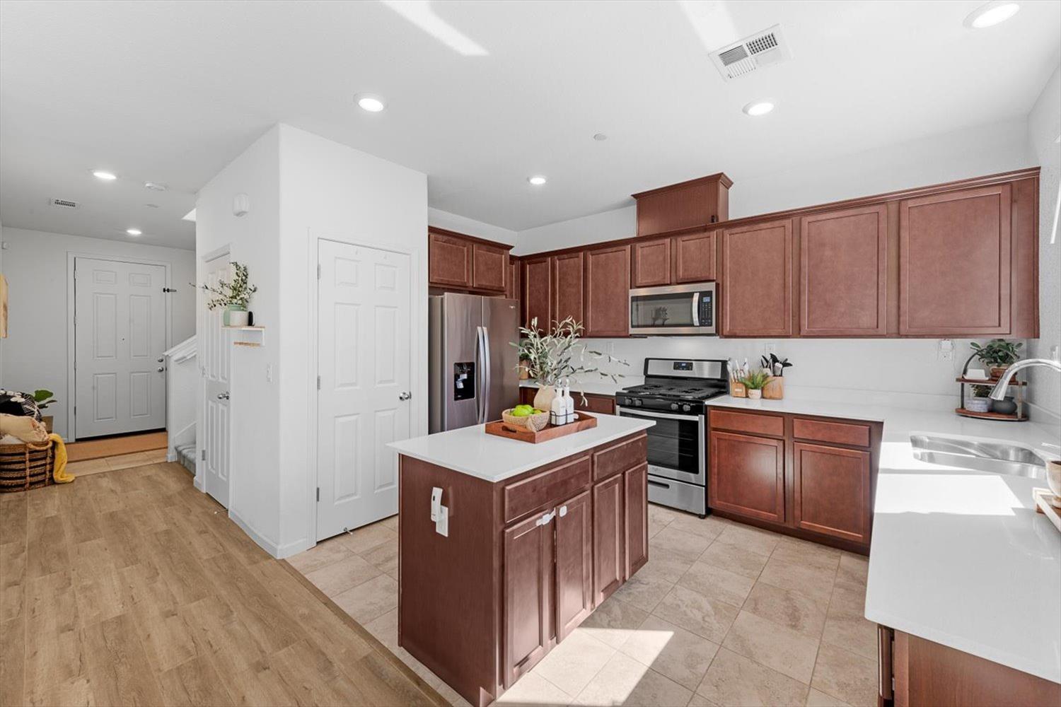 1422 Harry Lorenzo Ave