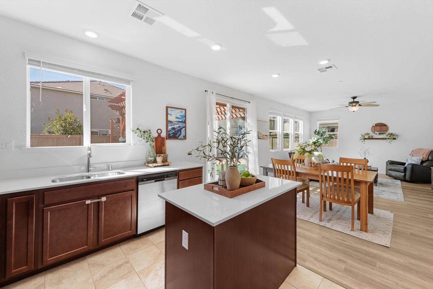 1422 Harry Lorenzo Ave