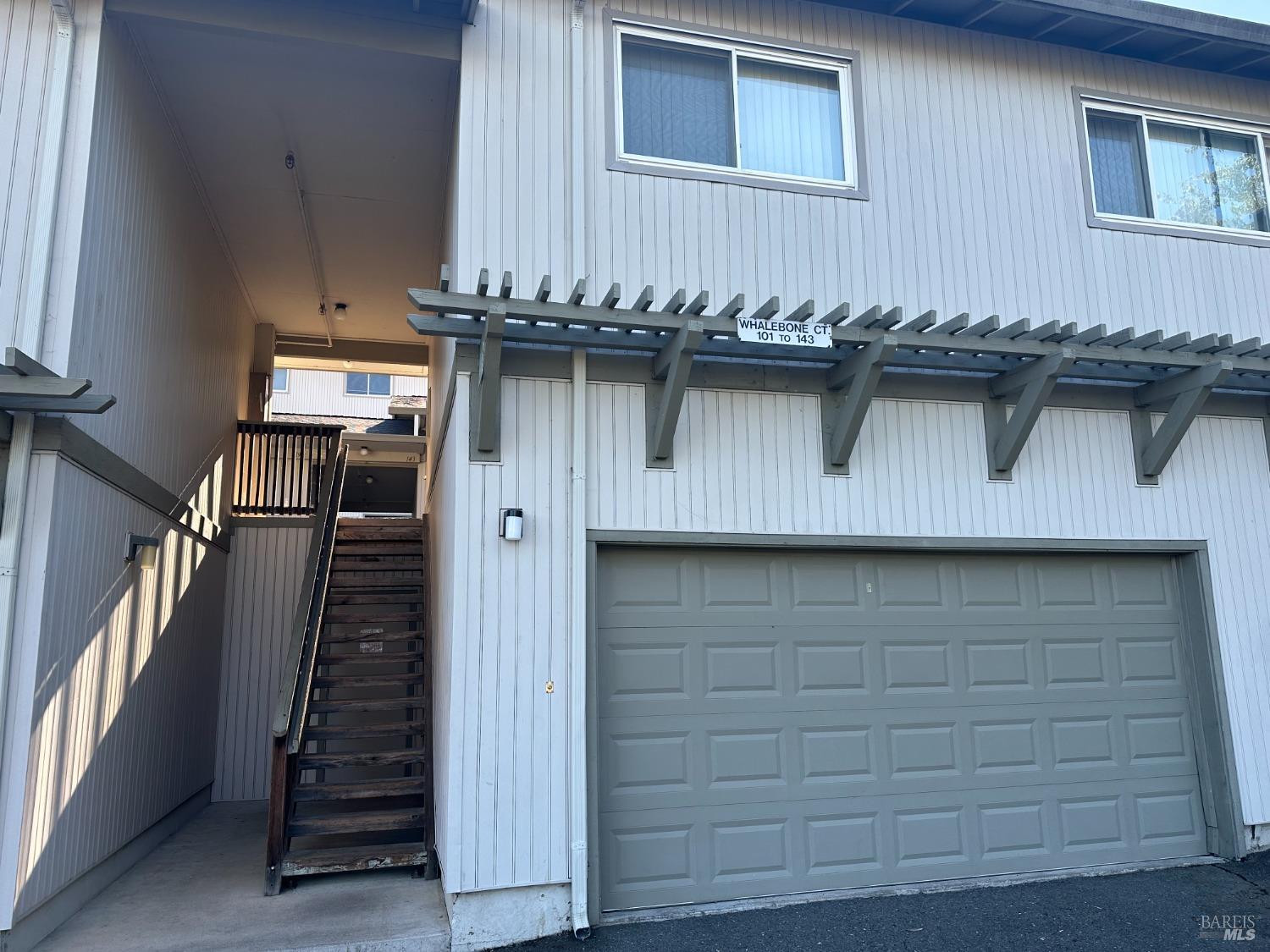 129 Whalebone Ct