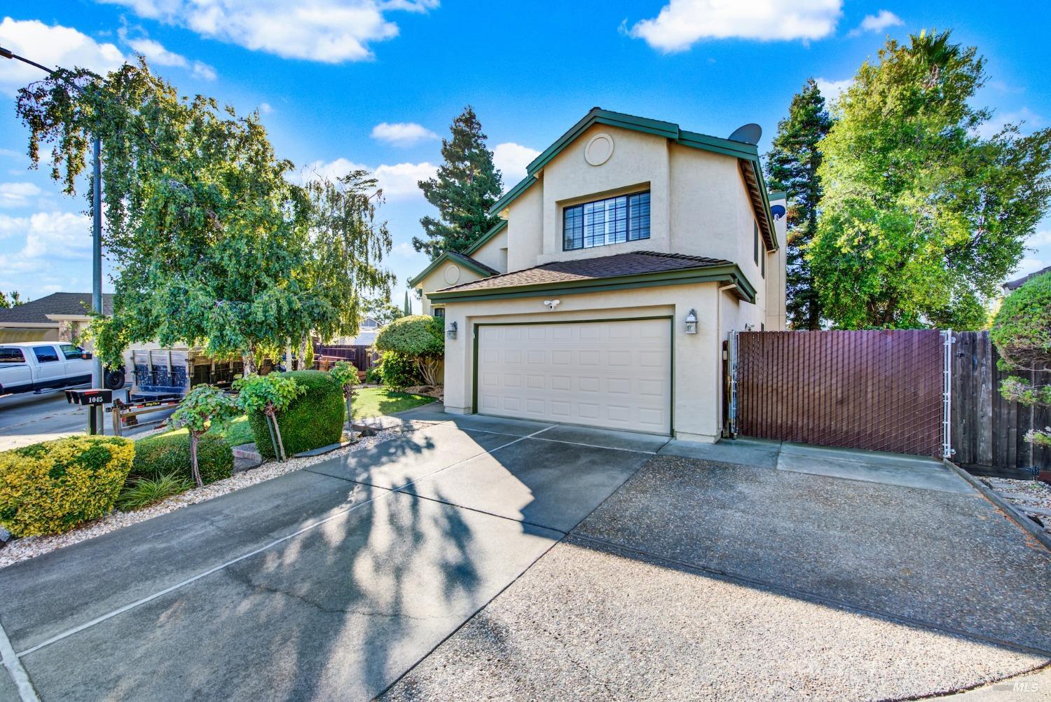 1045 Birch Ct