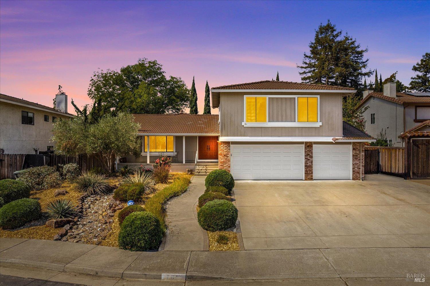 761 Stallion Cir
