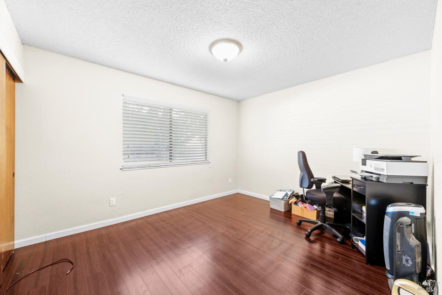 320 Serrano Ct